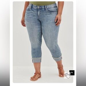Torrid Boyfriend Vintage Wash Crop Jeans